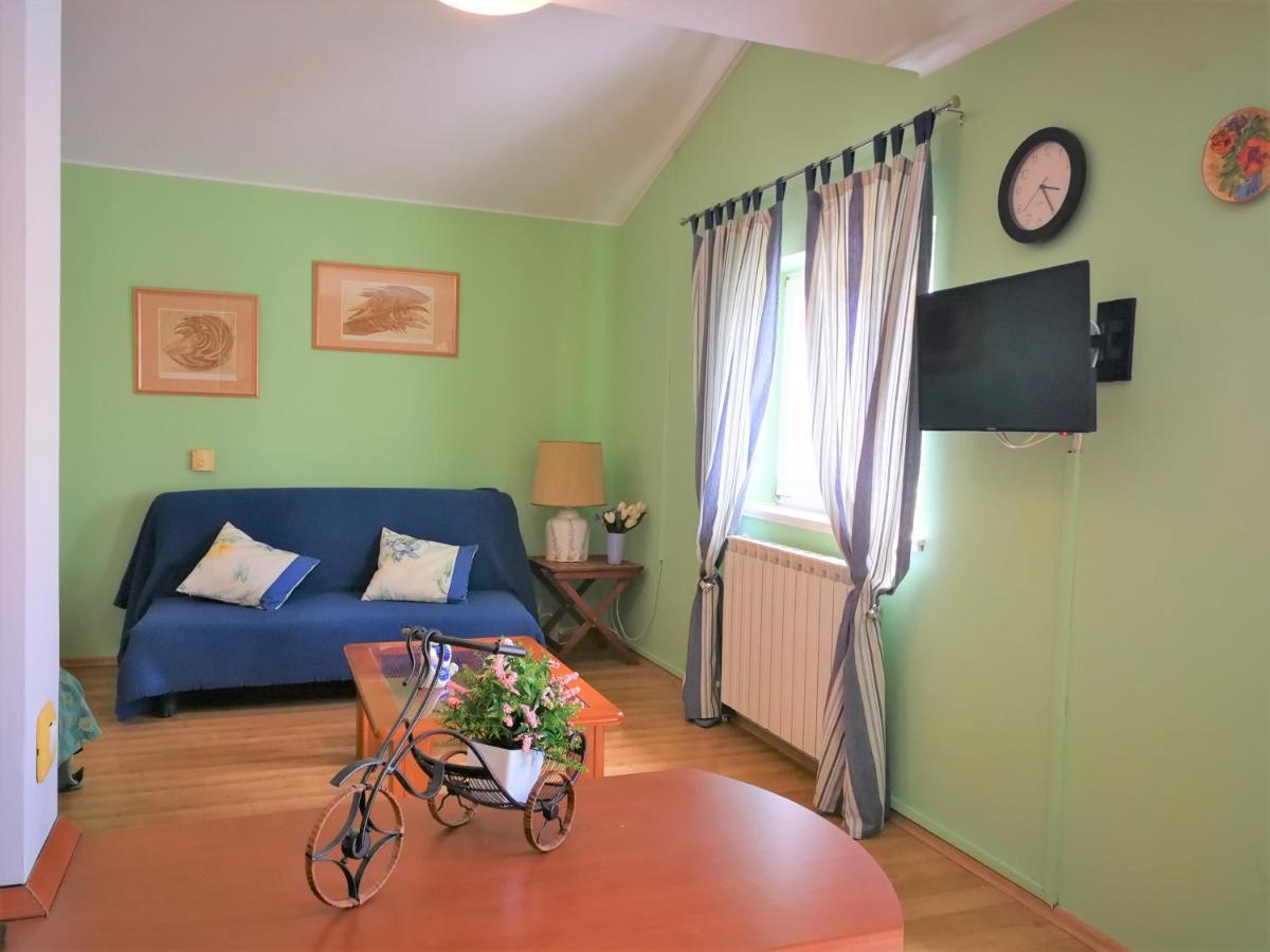 Apartments Bilic With Garden & Swimming Pool - 50M From The Beach Pjescana Uvala Bagian luar foto
