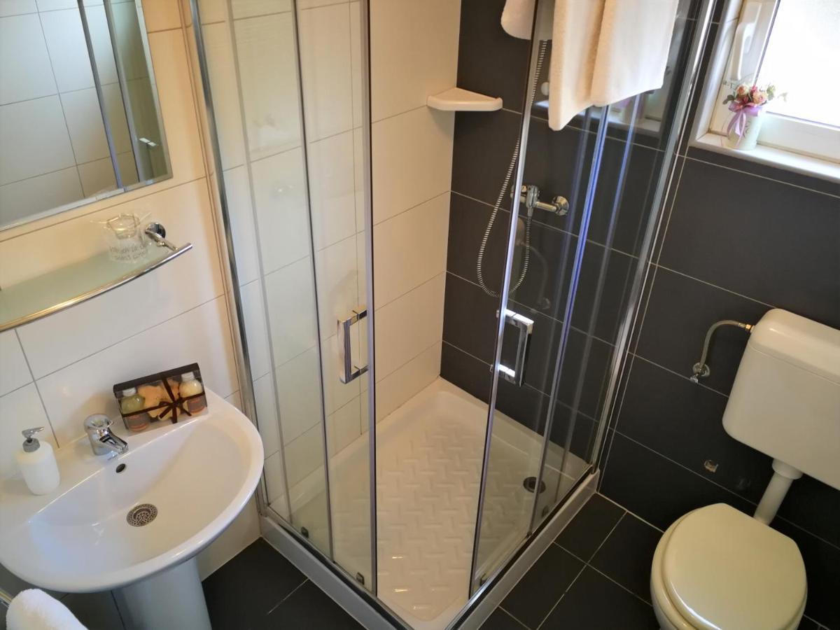 Apartments Bilic With Garden & Swimming Pool - 50M From The Beach Pjescana Uvala Bagian luar foto
