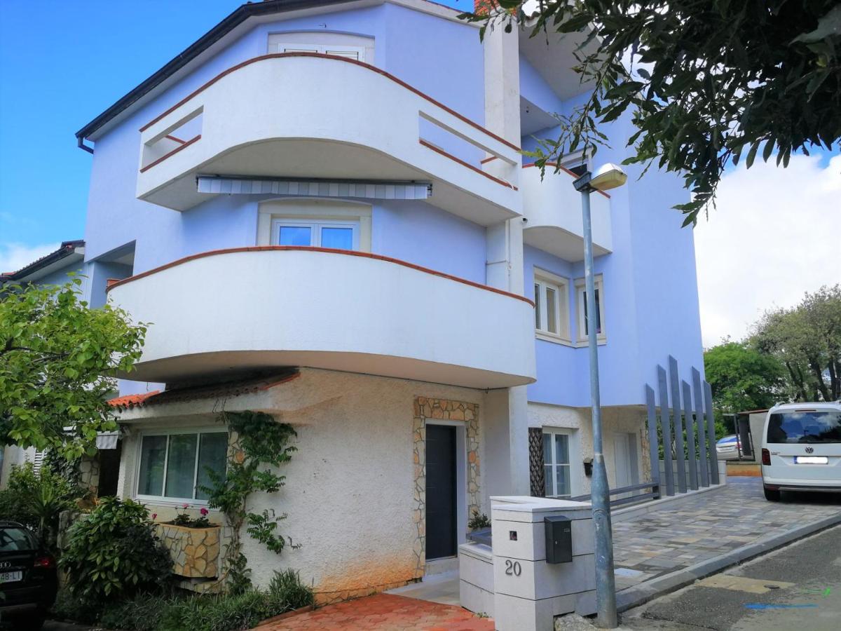 Apartments Bilic With Garden & Swimming Pool - 50M From The Beach Pjescana Uvala Bagian luar foto
