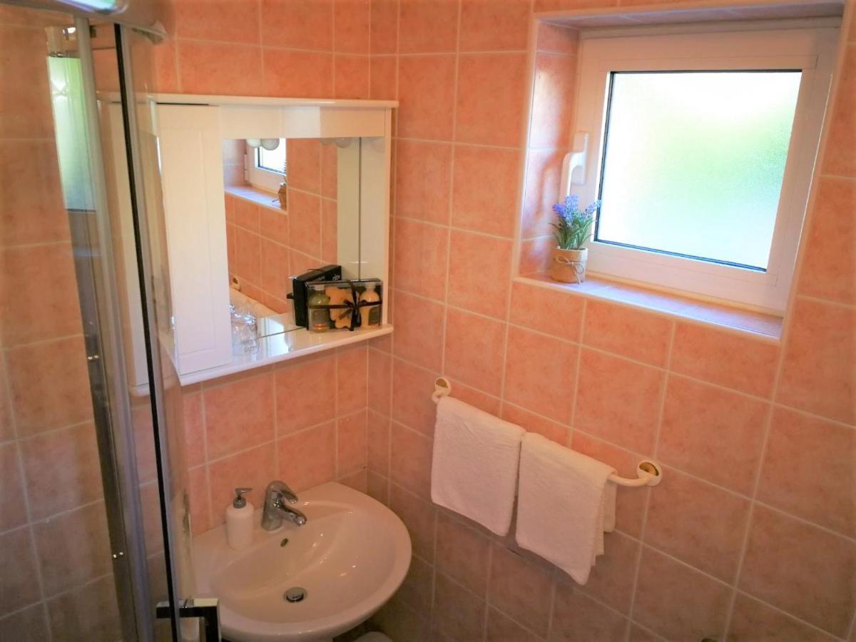 Apartments Bilic With Garden & Swimming Pool - 50M From The Beach Pjescana Uvala Bagian luar foto