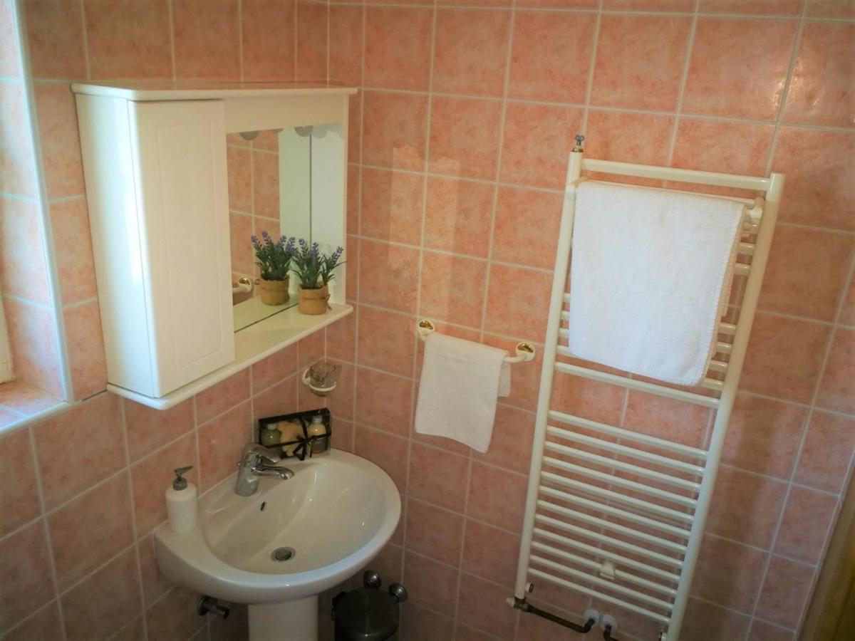 Apartments Bilic With Garden & Swimming Pool - 50M From The Beach Pjescana Uvala Bagian luar foto